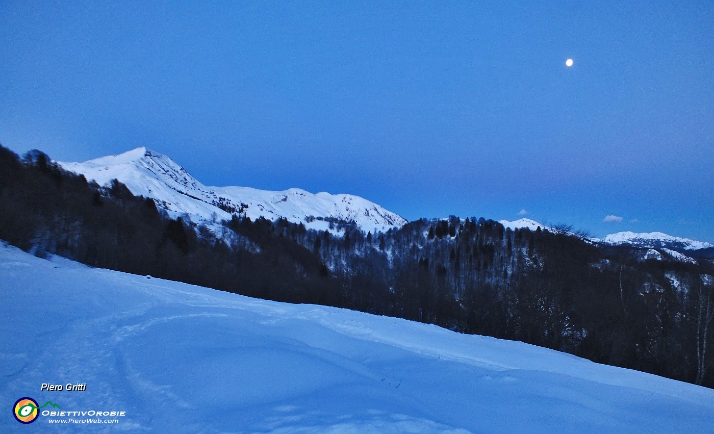 99 Scendo al chiaro di luna !.JPG